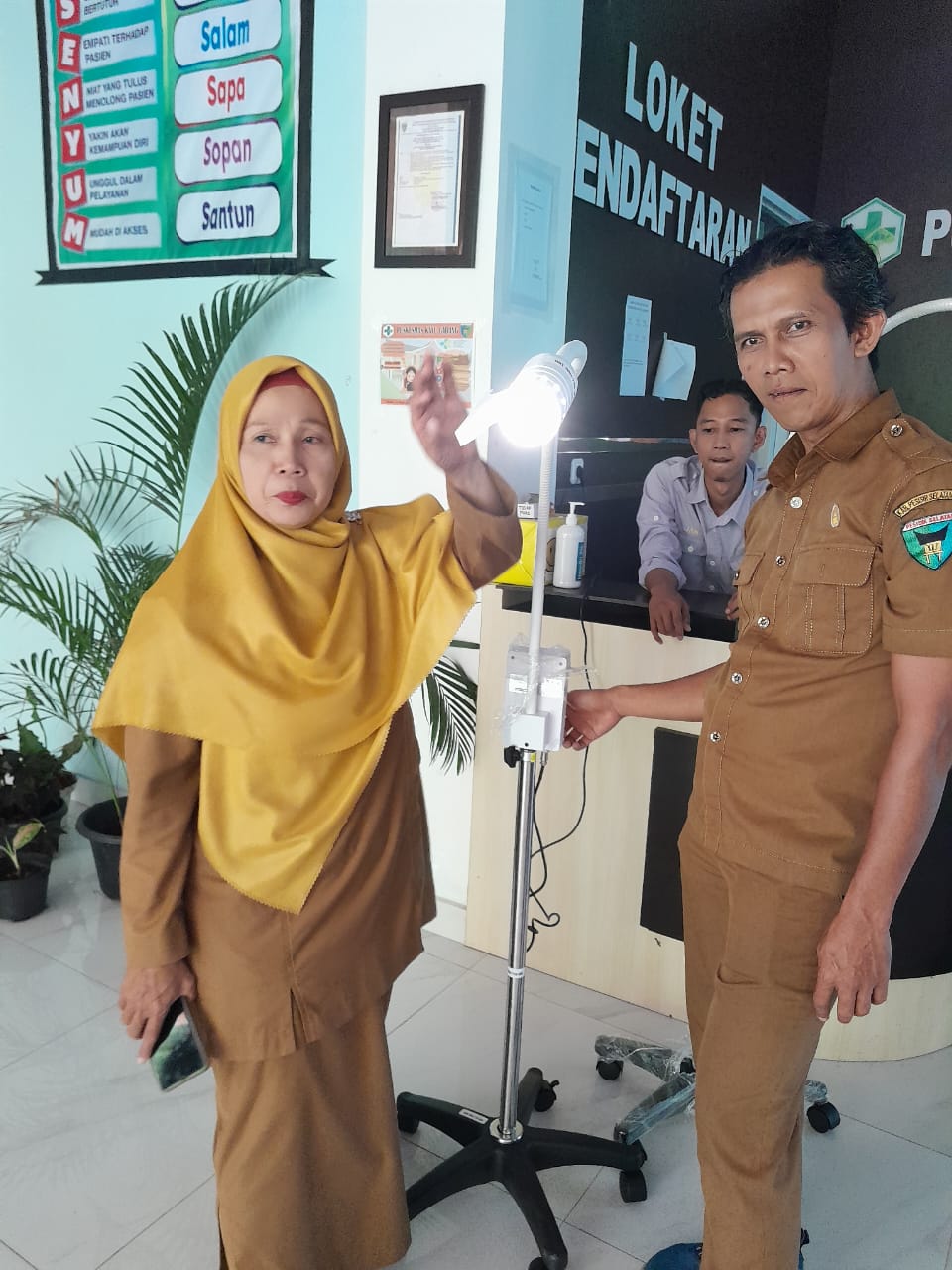SERAH TERIMA ALAT KESEHATAN (GIGI) PUSKESMAS KAYU GADANG DARI DINAS KESEHATAN KABUPATEN PESISIR SELA