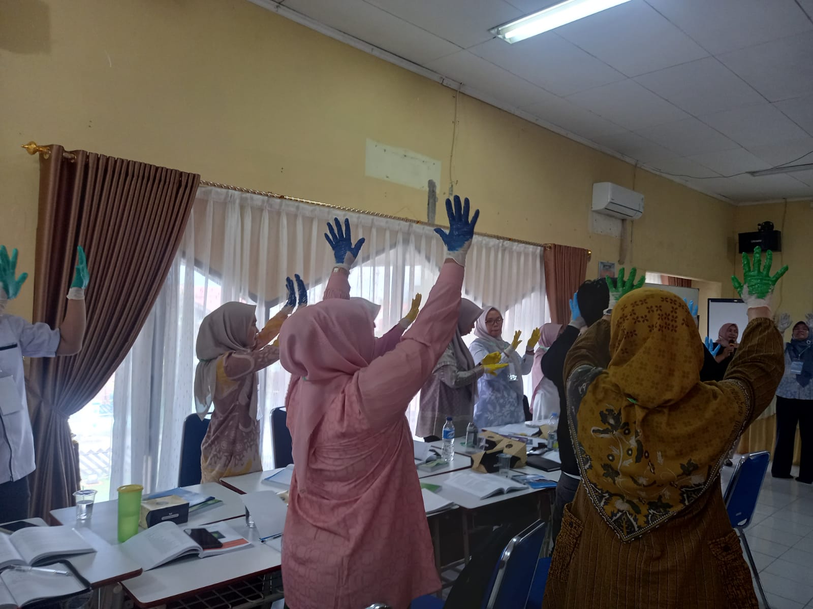 PELATIHAN PENANGGULANGAN KLB DAN WABAH UNTUK TIM GERAK CEPAT (TGC) DI PUSKESMAS   Kayu Gadang, 28 De