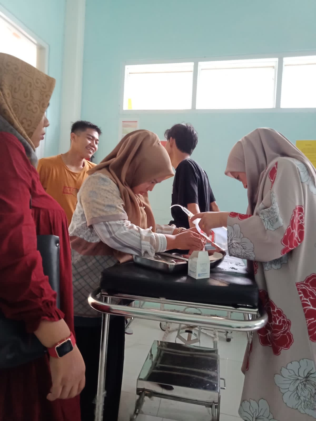 PELAYANAN POLI IGD GANTI VERBAN PADA PASIEN Puskesmas Ky gadang,