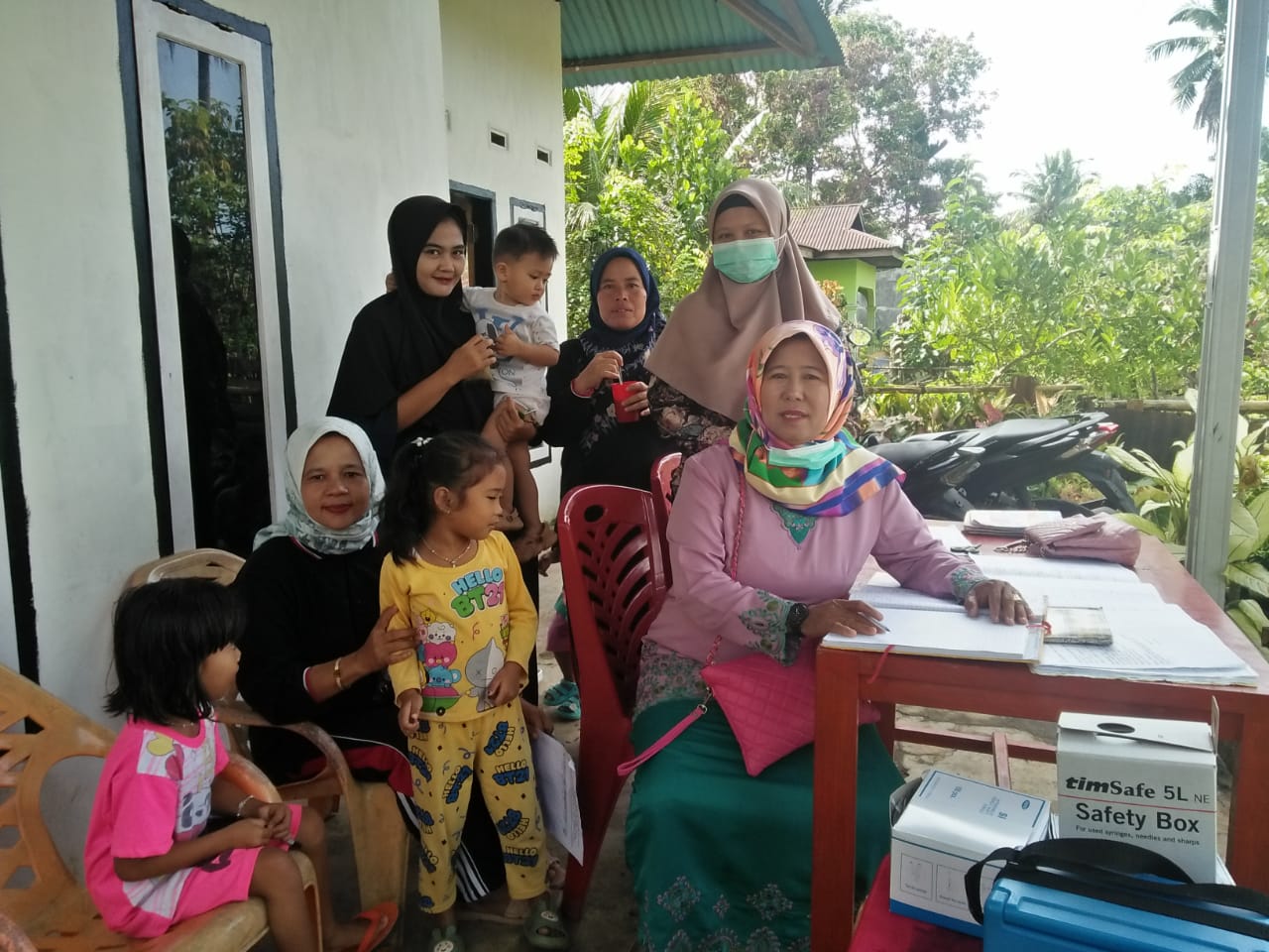 Pelaksanaan posyandu di  Puskesmas Inderapura ,  di  Nagari Simpang Lama kampung berok 