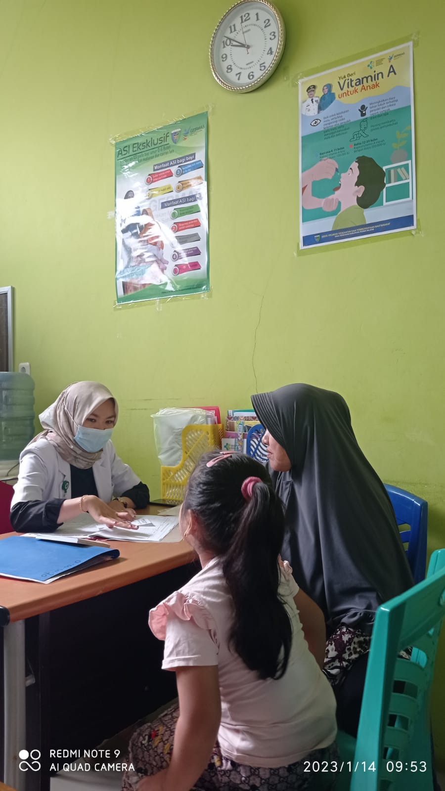 Pelayanan  di poli imunisasi puskesmas balai selasa Berantas Stuntin melalui PASAN MANDE