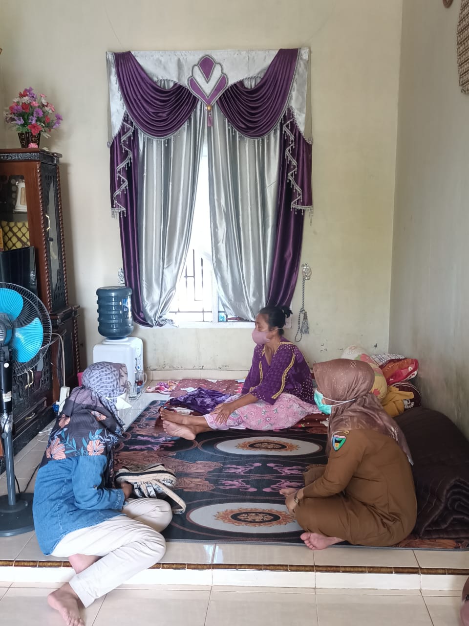 Pusk. Surantih Kunjungan rumah pasien TB MDR dlm rangka pengawasan minum obat bagi penderita.
