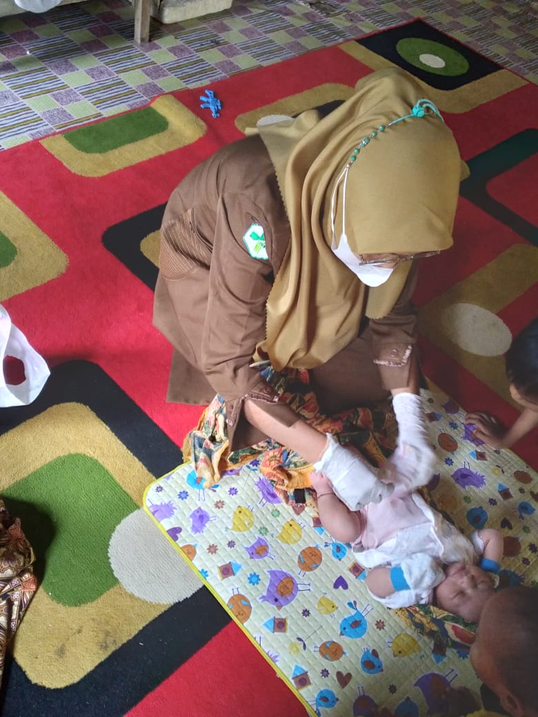 Puskesmas Air Haji Poskesri Bukit putus dalam Selasa,24-01-2023  Kunjungan Rumah Neonatus