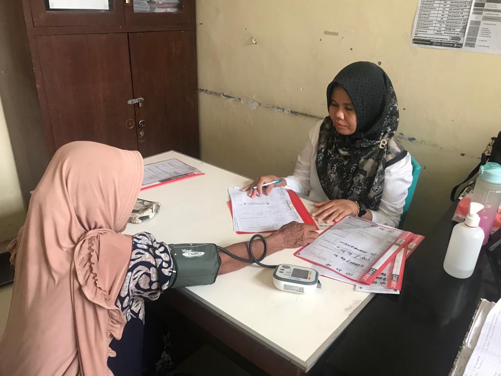 Pelayanan Poli Lansia di UPT Puskesmas Kambang.  Rabu, 25 Januari 2023 