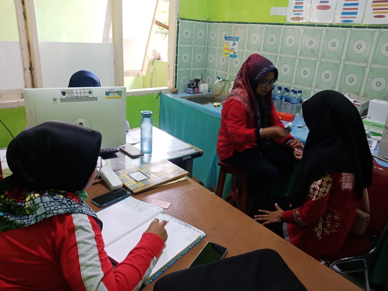 PELAYANAN DI POLI LABORATORIUM  PUSKESMAS KOTO BARU JUMAT  TGL 27 JANUARI 2023 