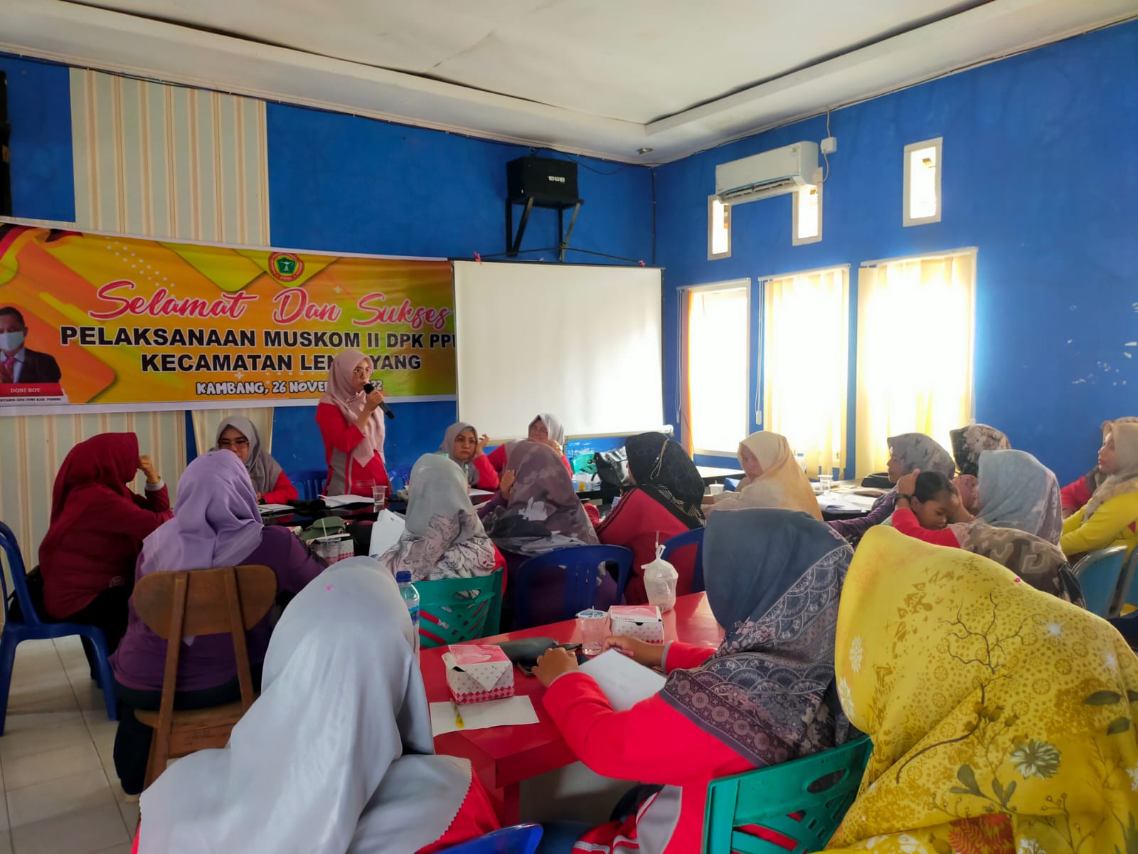  Puskesmas Kambang  Pertemuan tentang pembahasan laporan Ibu (Kia), Anak, Gizi dengan Kepala Puskesm