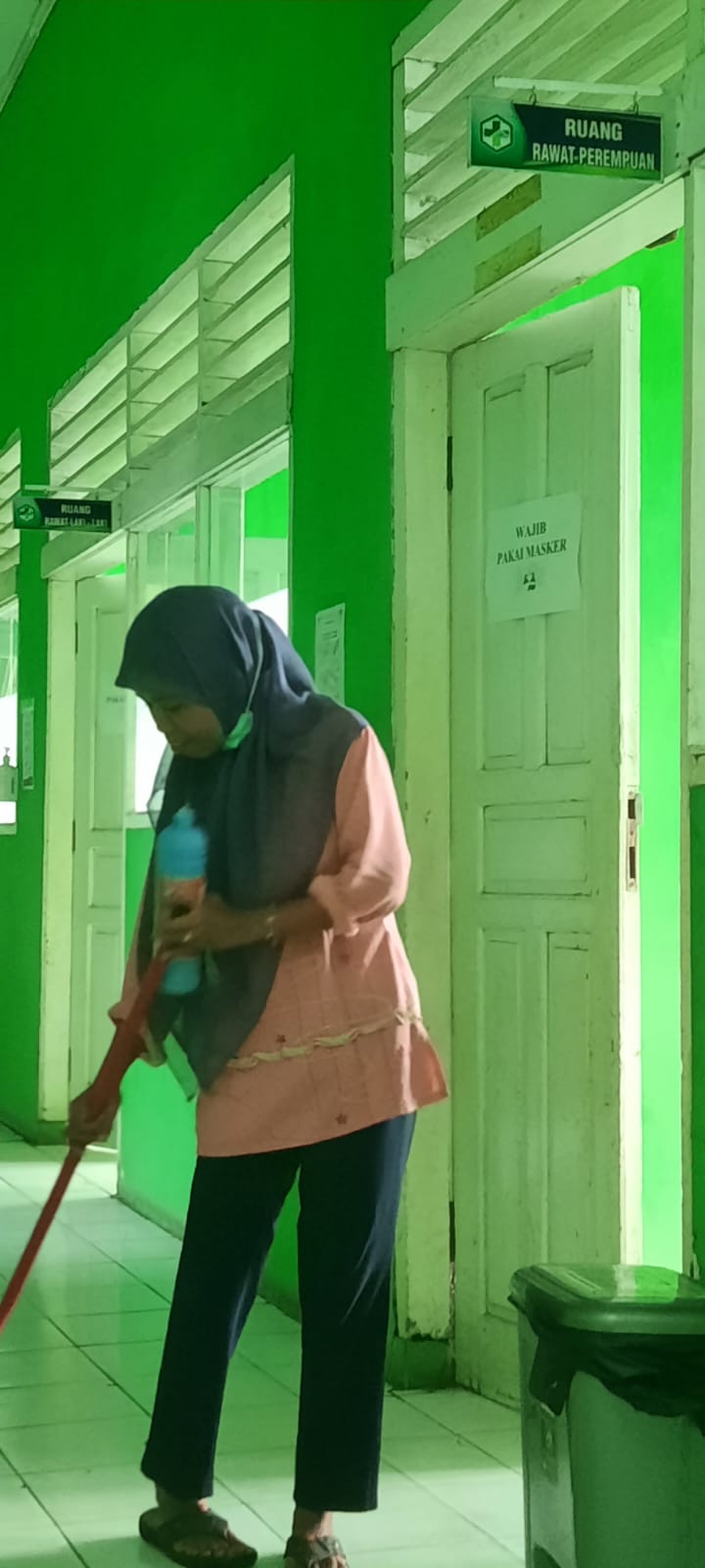 Tarusan Minggu, 12 Maret 2023 Minggu bersih - bersih cleaning service Puskesmas Tarusan