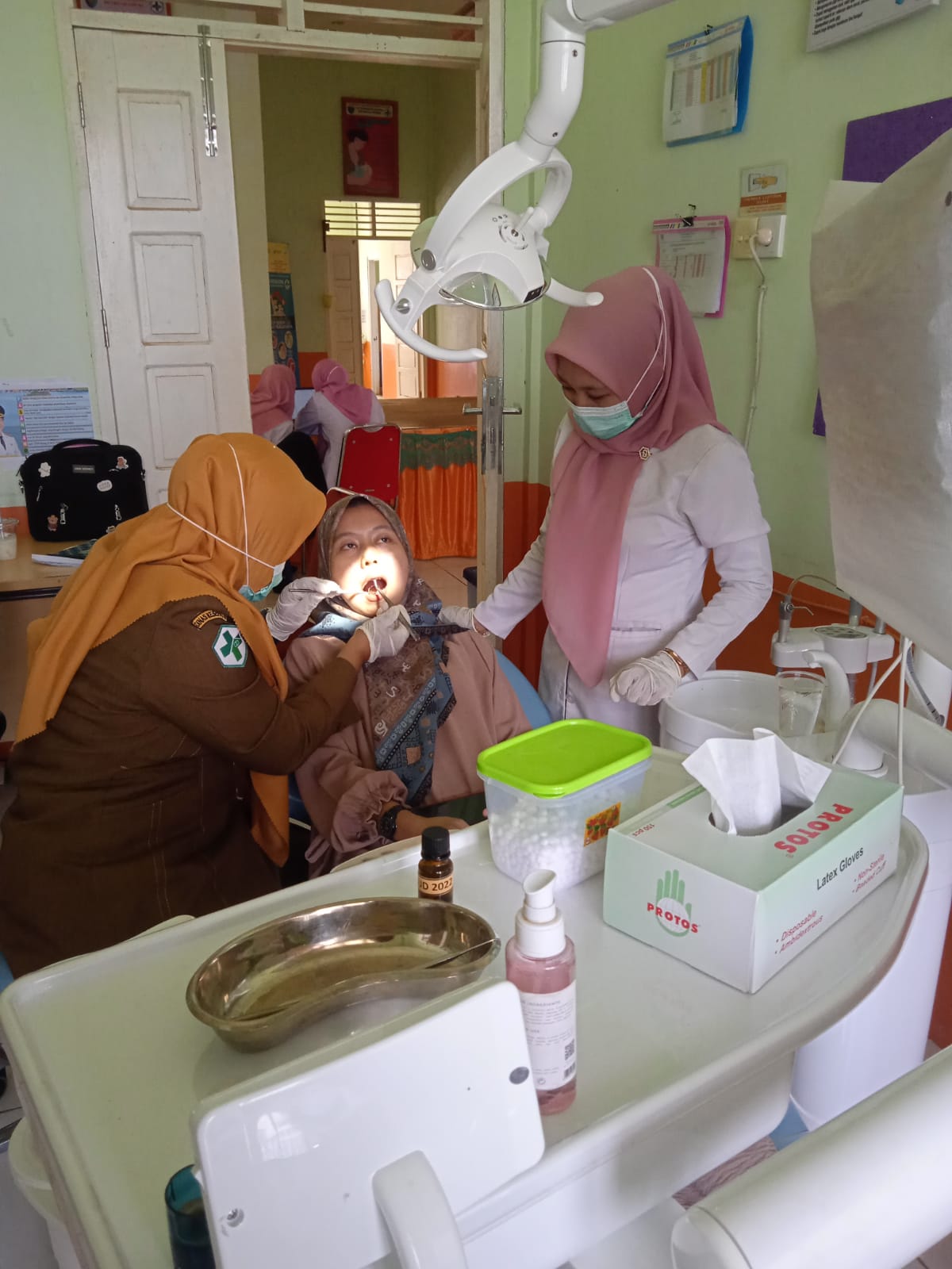 PUSKESMAS AIRPURA Pelayanan Di Poli Gigi dan Mulut Puskesmas Airpura Selasa, 14 Maret 2023