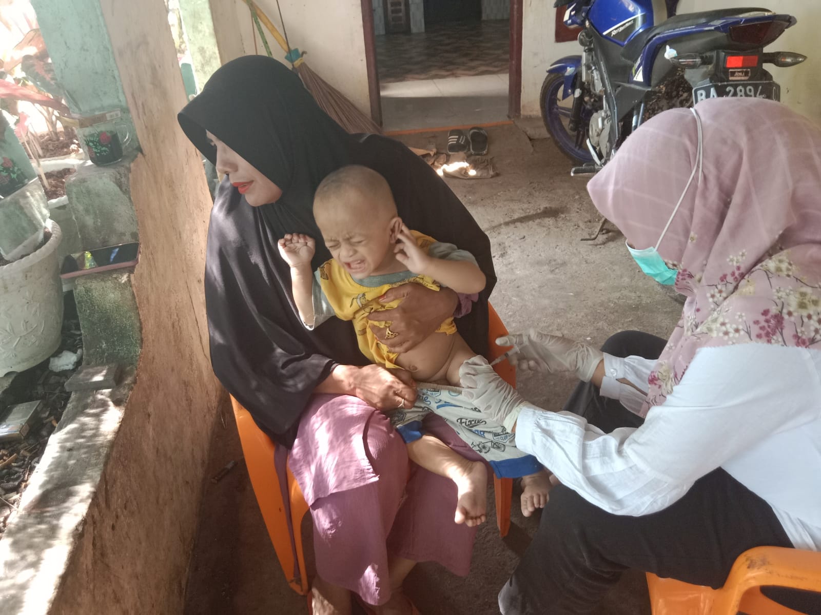 Pelaksanaan Sweeping Crash Program Polio hari pertama Puskesmas Koto Baru Rabu, 15 Maret 2023 