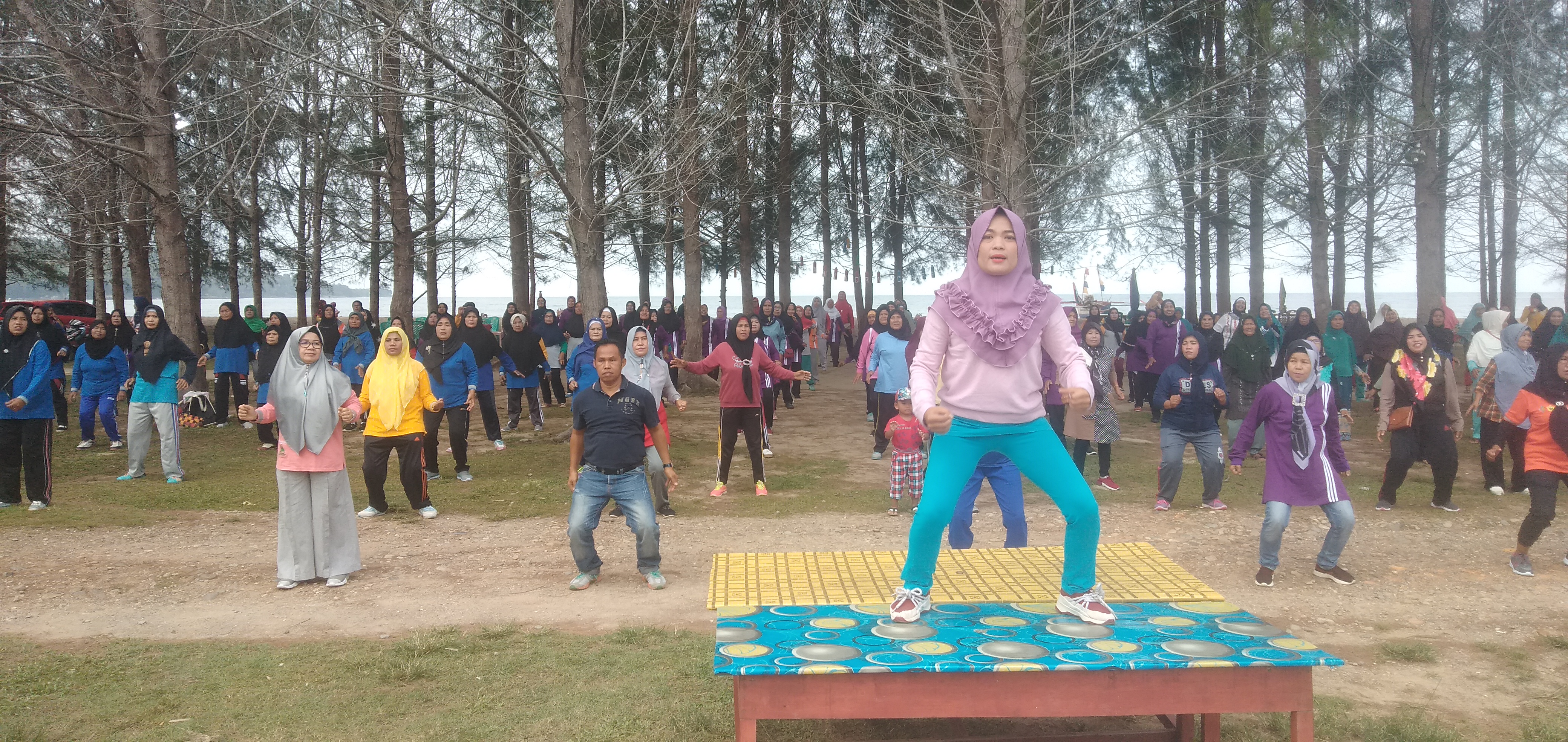 Program senam bersama lansia UPT Puskesmas Pasar kuok