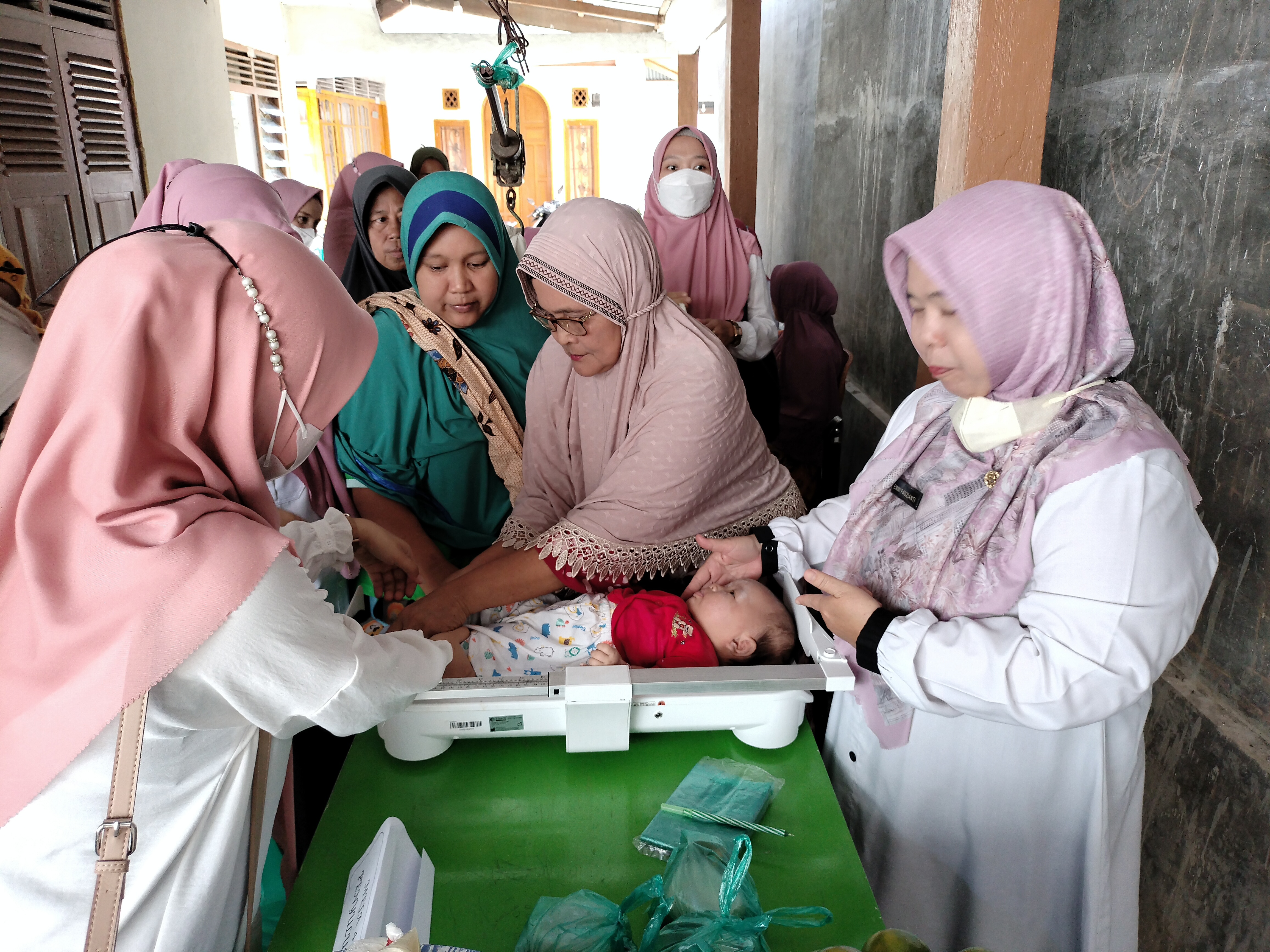 Tim Promkes dan Gizi lakukan Monitoring  di posyandu lokus stunting wilayah kerja Puskesmas Tarusan 