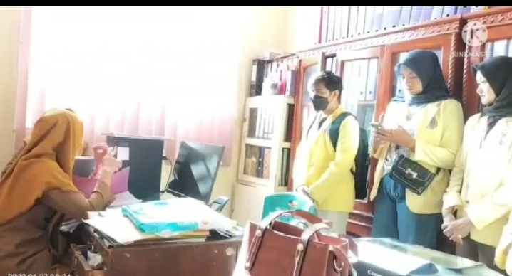 Kunjungan Mahasiswa UNP ke Puskesmas Kambang. 