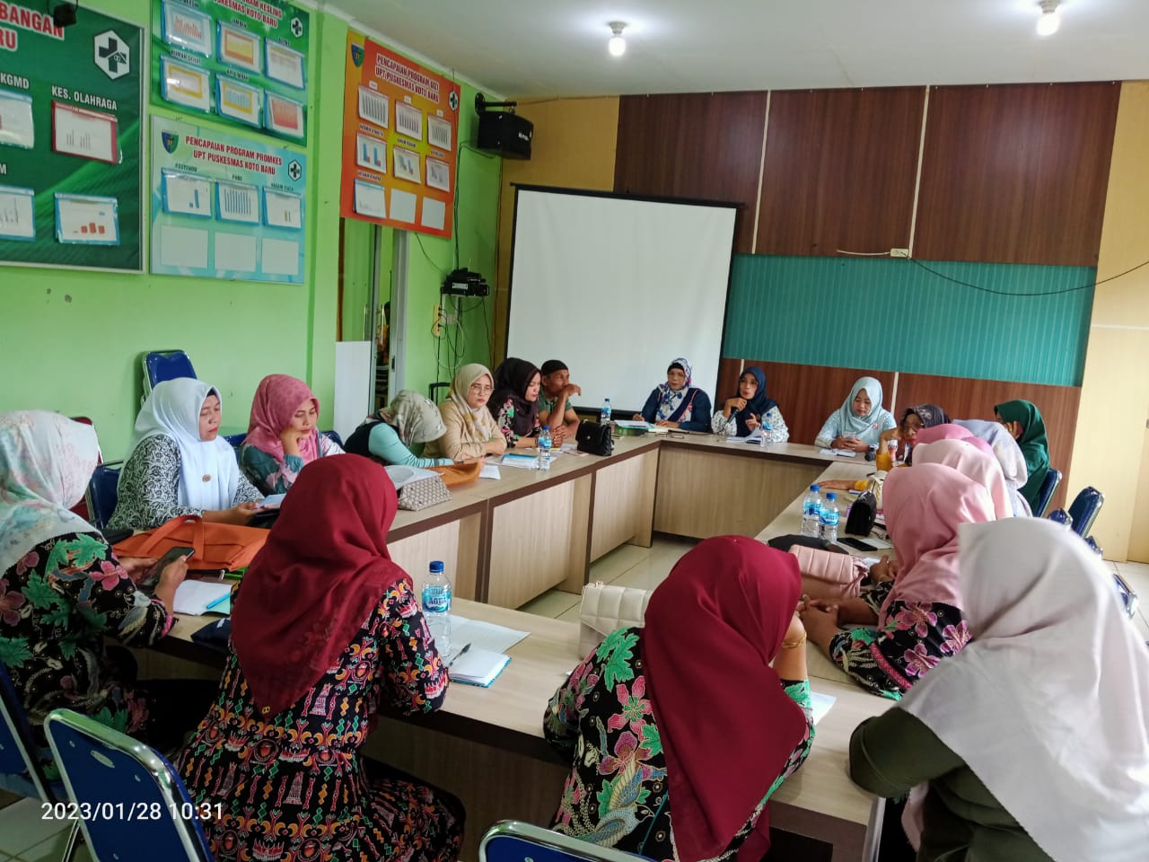 Pertemuan Rutin Bulanan  Bersama Bidan Desa Di Wilayah Kerja Puskesmas Koto Baru