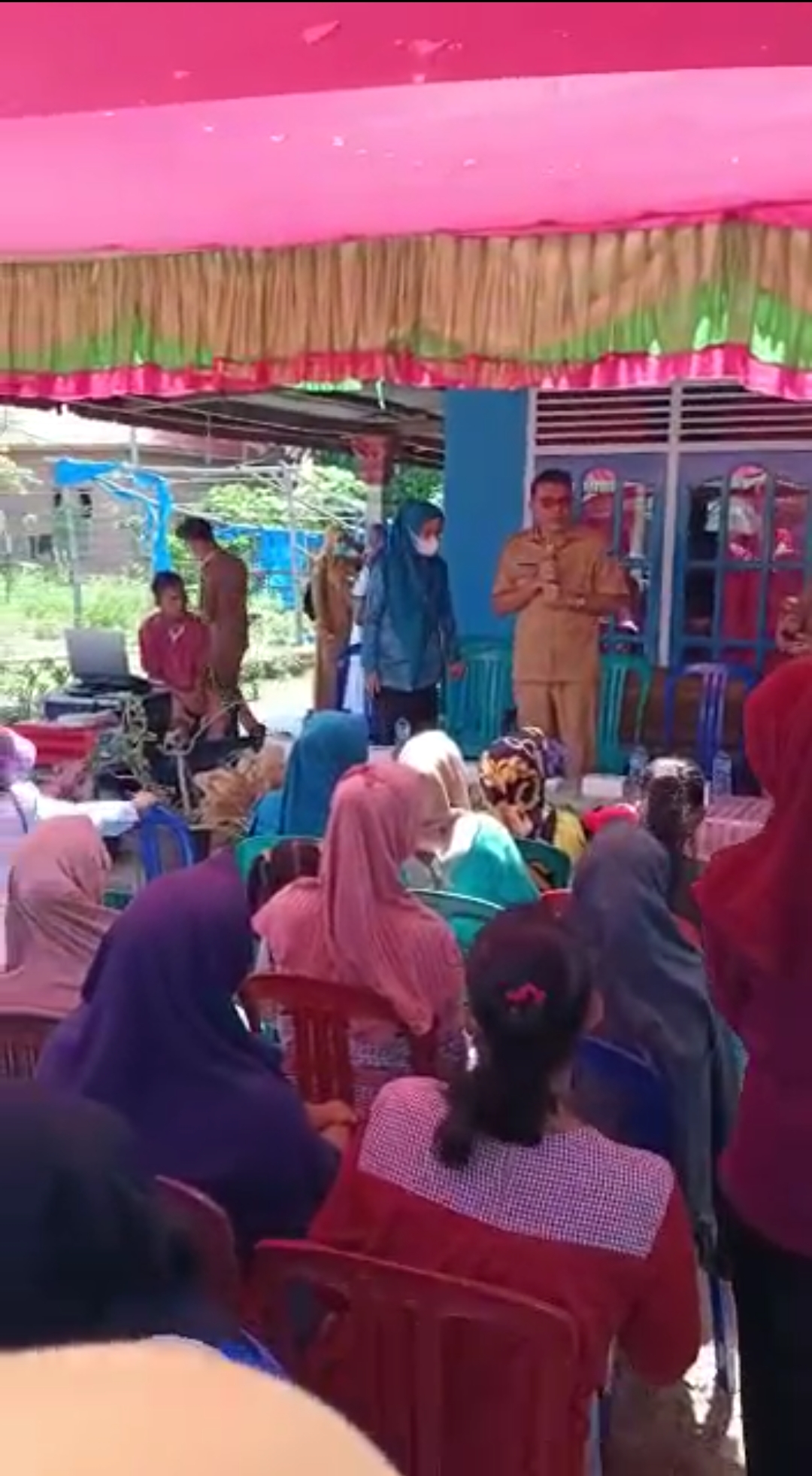 Puskesmas Surantih dampingi Kepala Dinas Kesehatan kunjungi Posyandu Raflesi II di nagari Lansano ut