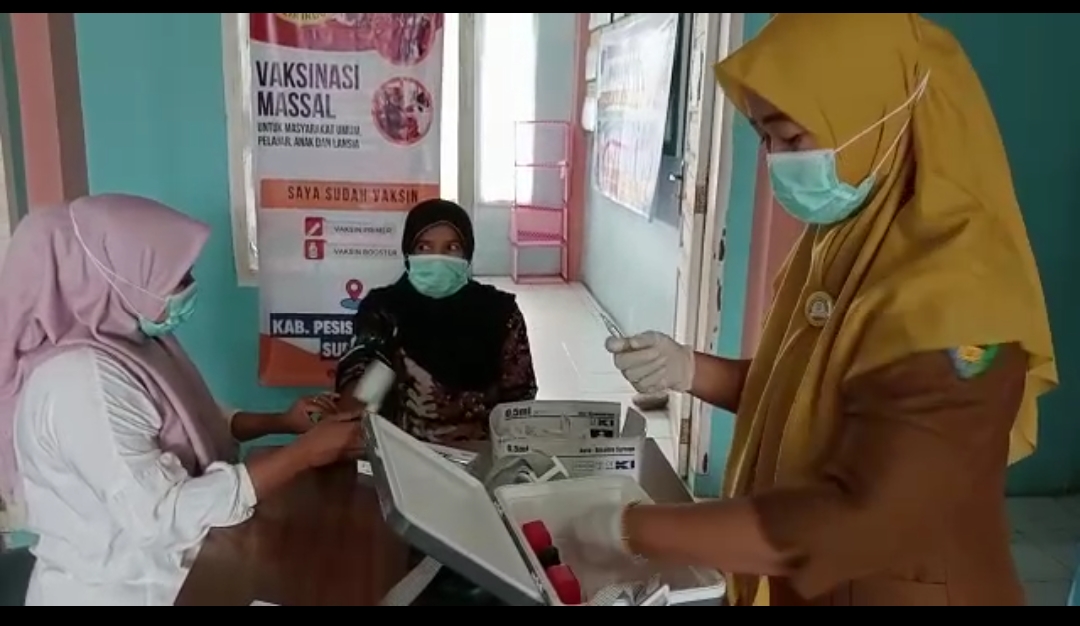 Pelaksanaan Kegiatan Vaksinasi Covid-19 di Posko Vaksinasi Puskemas Air Haji, 