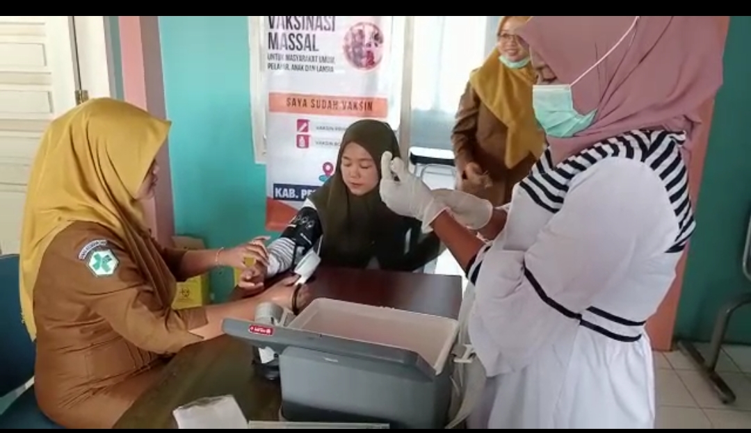 Pelaksanaan Kegiatan Vaksinasi Covid-19 di Posko Vaksinasi Puskemas Air Haji Senin, 20 Septemner 202