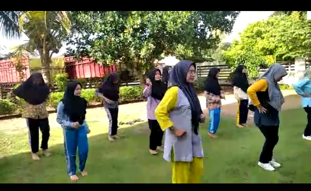 Senam bersama Posyandu Remaja Nagari Riak Danau Puskesmas Tapan