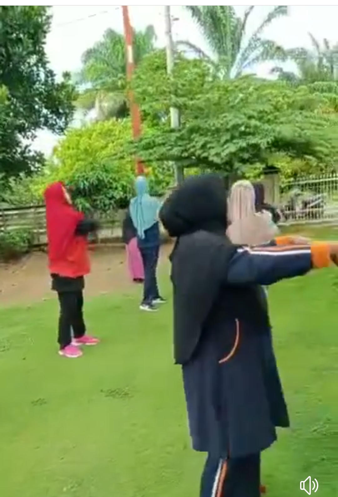 Senam Lansia Nagari Riak Danau  Puskesmas Tapan Sabtu 04 Februari 2023 