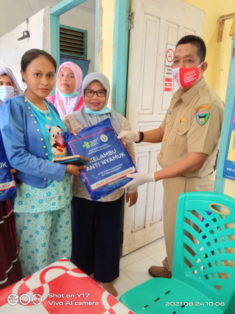 Dinkes Pessel Bagikan Kelambu Untuk Ibu Hamil