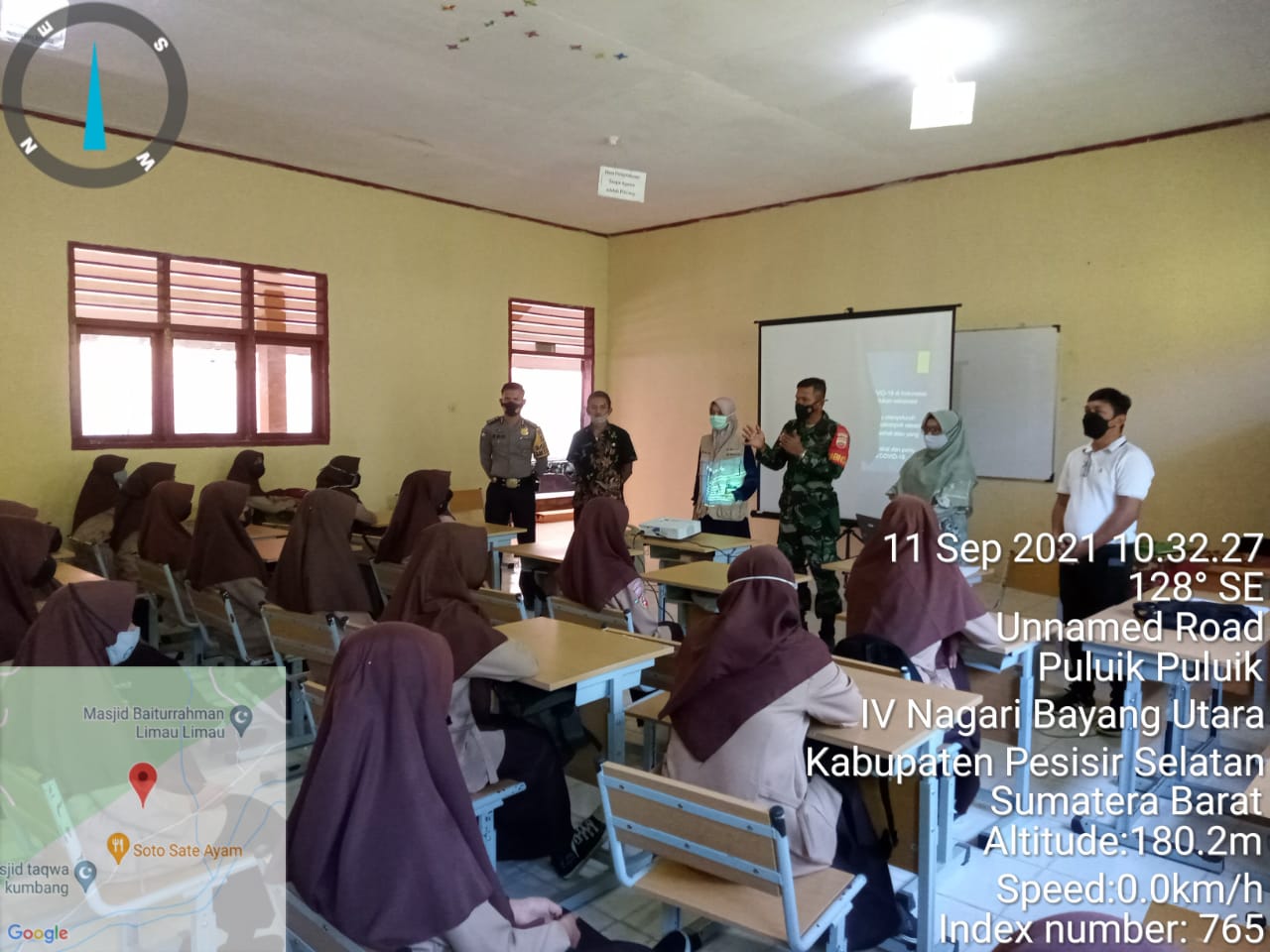 Sosialisasi Vaksinasi Covid 19 di SMA 1 Bayang Utara