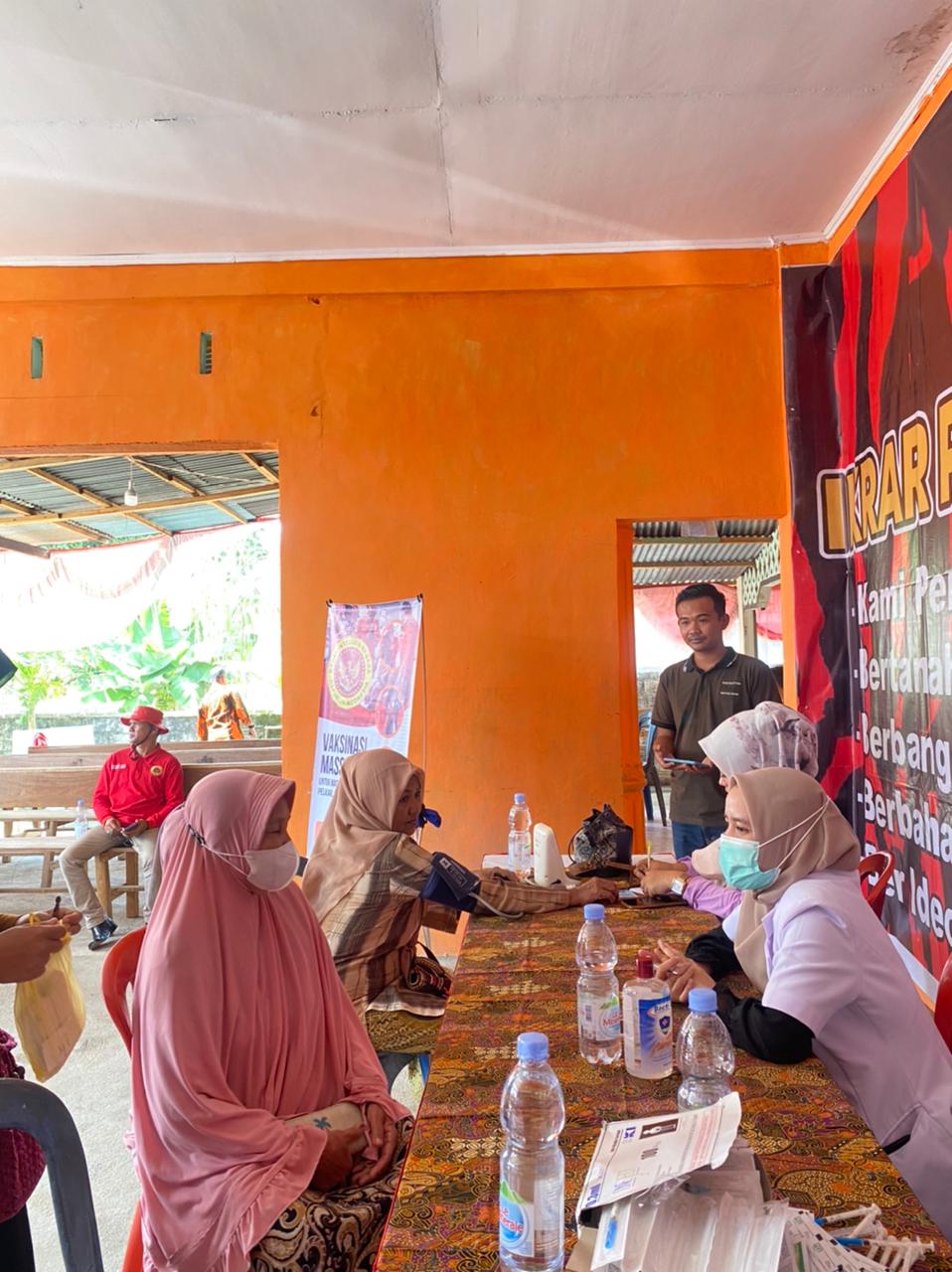 Pelaksanaan Vaksinasi Covid 19 Bersama BINDA ( Badan Intelijen Negara Daerah ) Puskesmas Salido