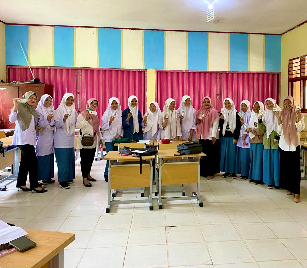 Sosialisasi dan Pemberian Tablet Tambah Darah di SMAN 1 IV Nagari Bayang Utara