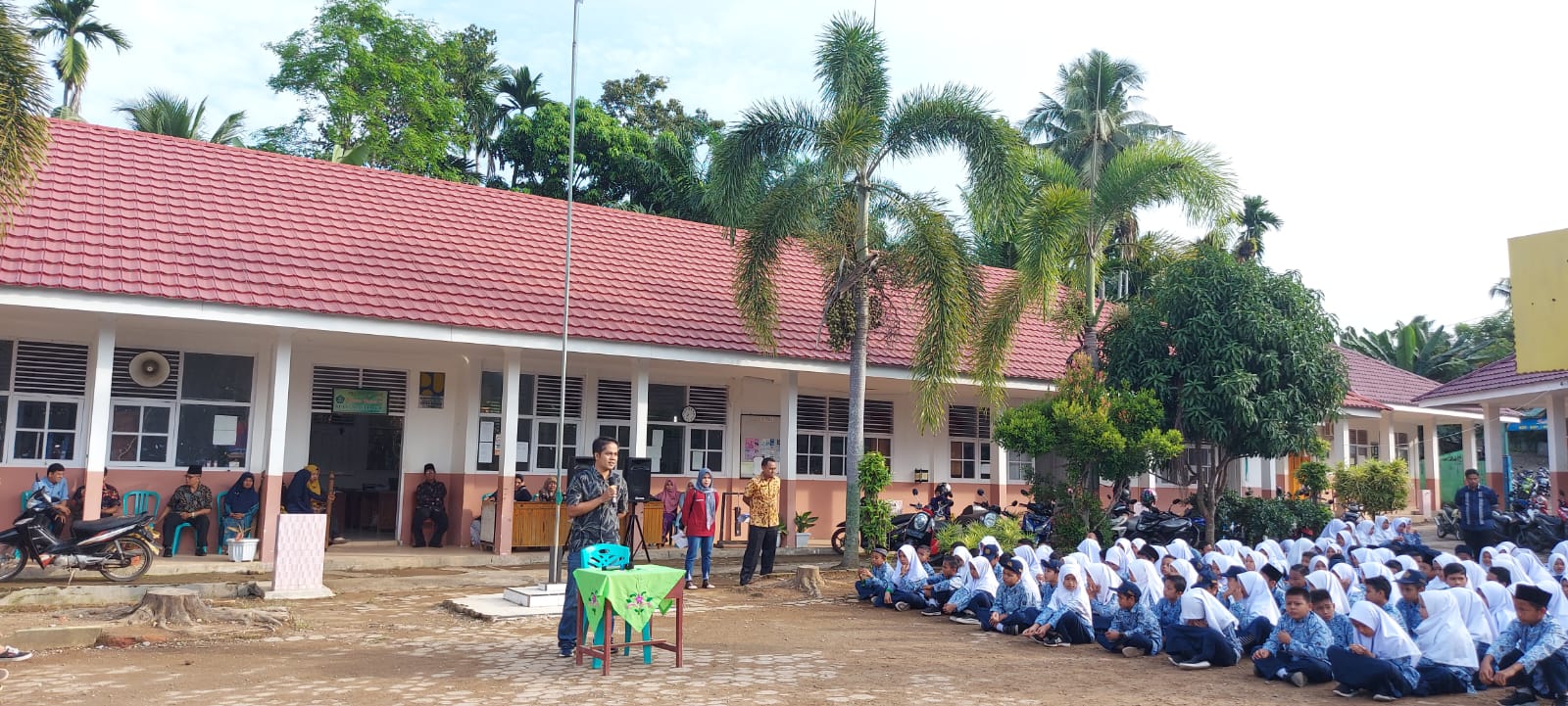 PENYULUHAN KESEHATAN di MTsN 11 PESSEL WILKER PUSKESMAS KOTO BARU    KEC LENGAYANG