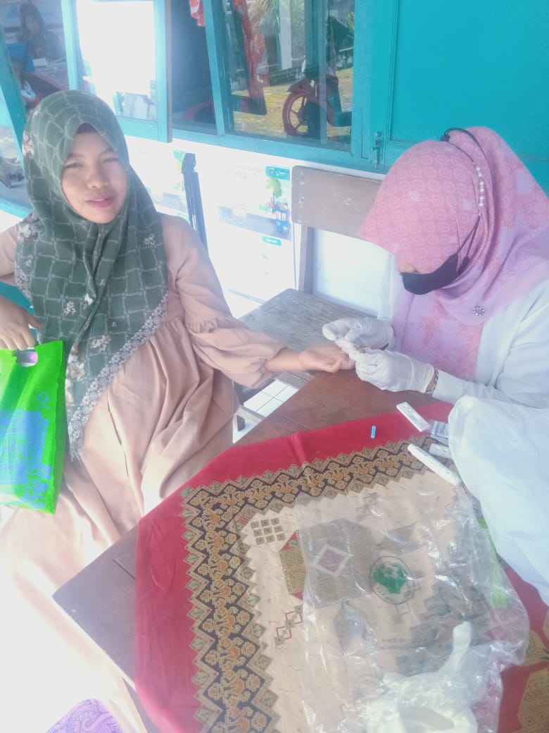Pemeriksaan TB dan malaria pada ibu hamil dan ibu menyusui di Pustu Ampang tulak Tapan