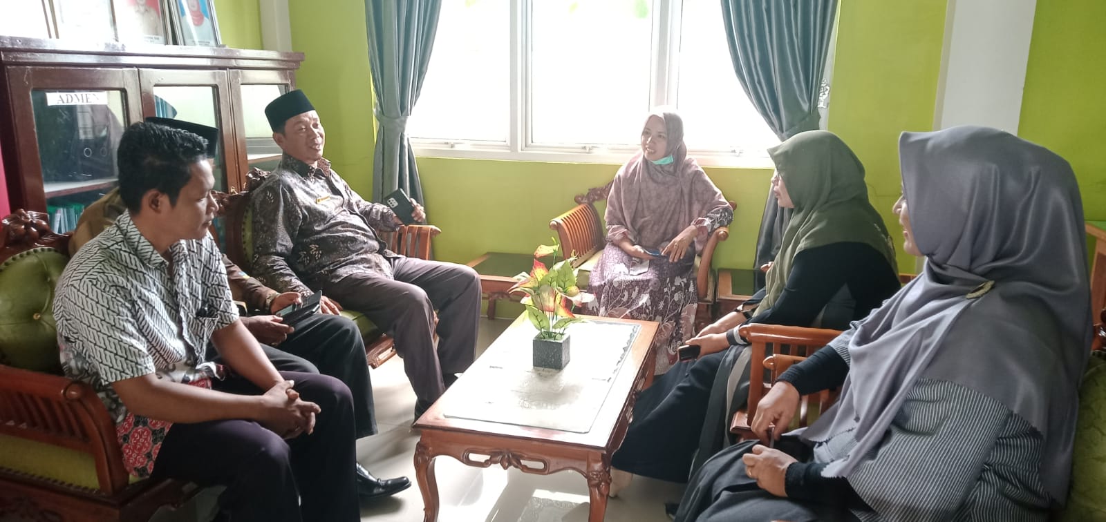 KEPALA PUSKESMAS BALAI SELASA DI KUNJUNGI KEPALA KUA RANAH PESISIR DALAM RANGKA  MEMPERKENALKAN DIRI