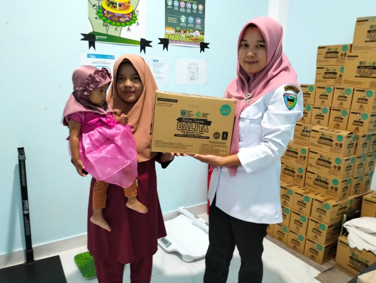 PEMBERIAN PMT PEMULIHAN UNTUK BALITA GIZI KURANG DI WILAYAH KERJA UPT PUSKESMAS KAYU GADANG