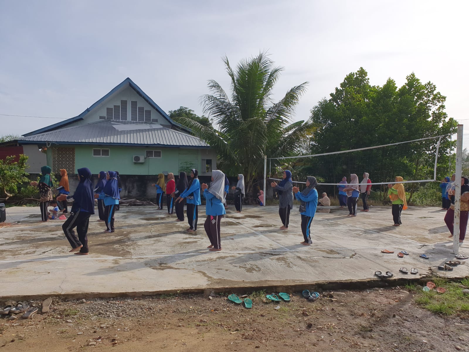 Kegiatan program Prolanis melaksanakan Senam  dan skrining kesehatan Di Nagari sambungo kec.Silaut