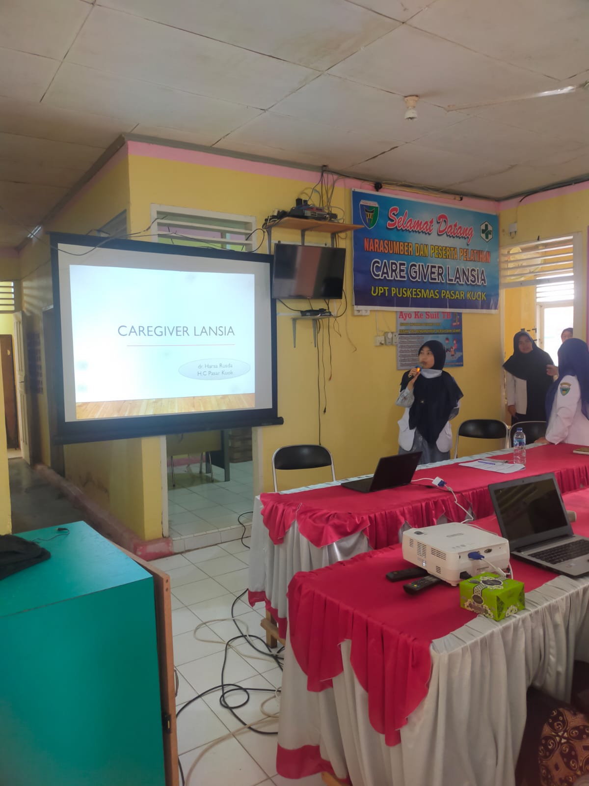 Pelatihan caregiver lansia di wilayah kerja puskesmas pasar kuok