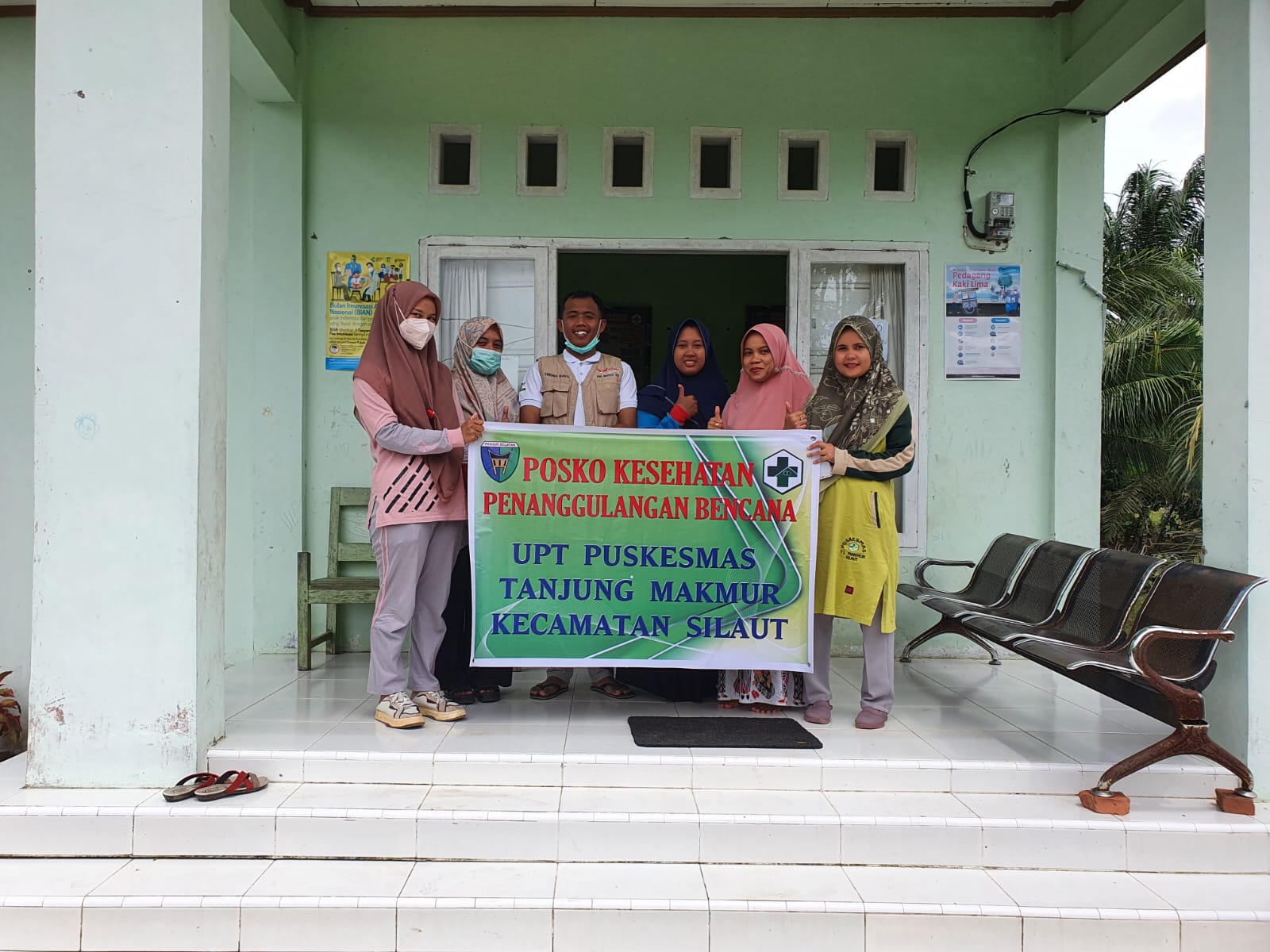 Puskesmas Tanjung Makmur melakukan  Pemeriksaan Kesehatan kepada korban banjir di Wilayahh Nagari Ai