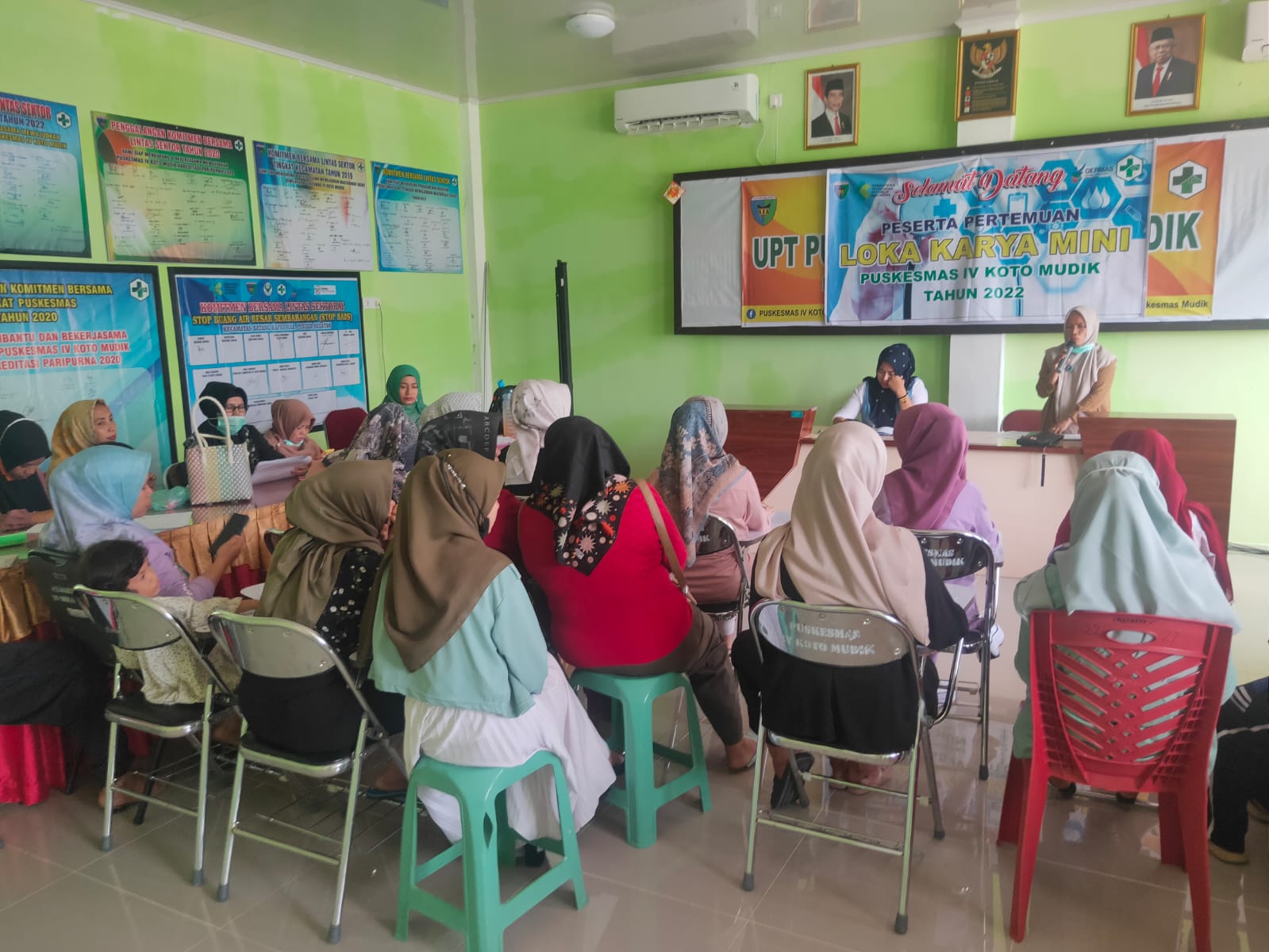 Lokmin bulanan di Aula Puskesmas IV Koto Mudik 