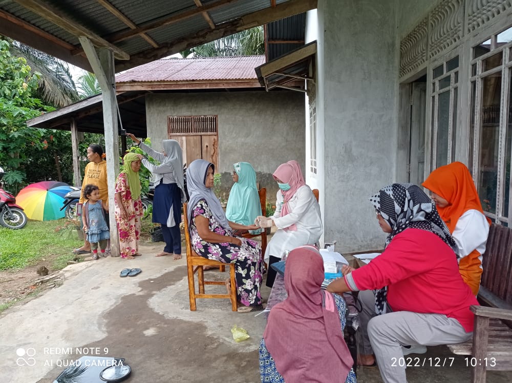 POSBINDU PTM (PENYAKIT TIDAK MENULAR) dan LANSIA SERTA SENAM PROLANIS di NAGARI KOTO VIII PALE