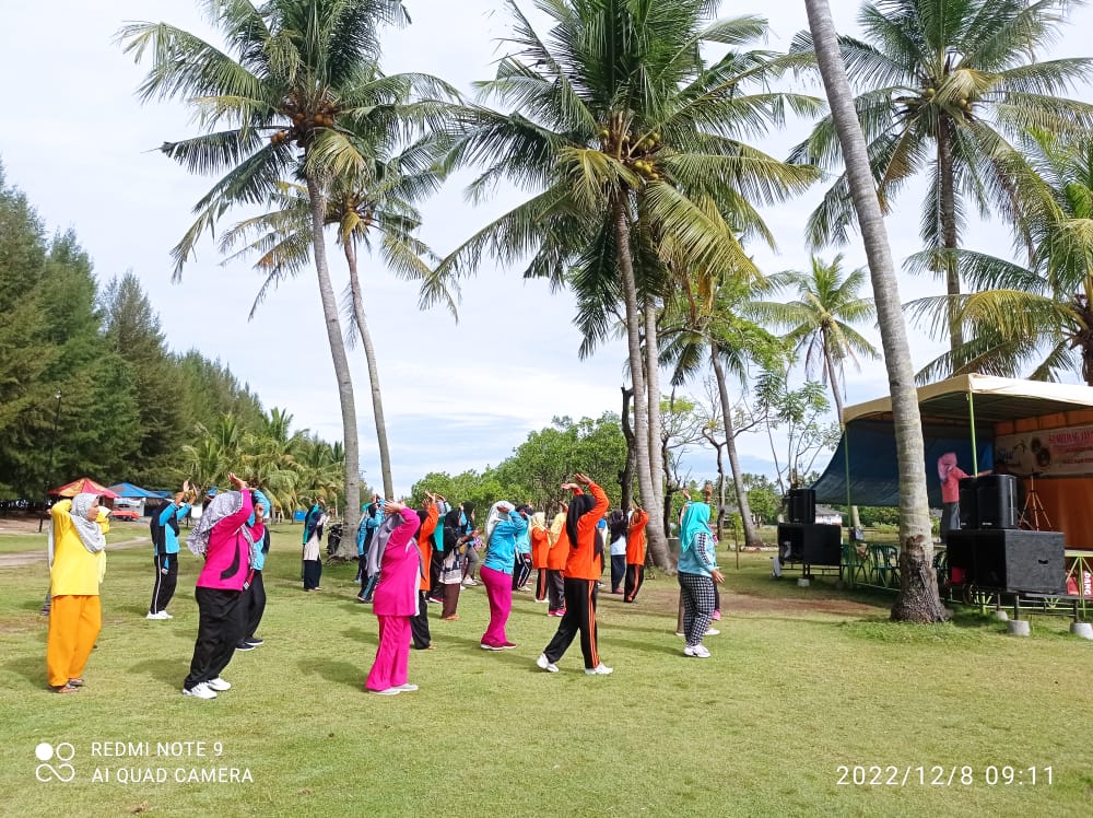 PUSKESMAS BALAI SELASA POSBINDU PTM (PENYAKIT TIDAK MENULAR) dan LANSIA SERTA SENAM PROLANIS di NAGA