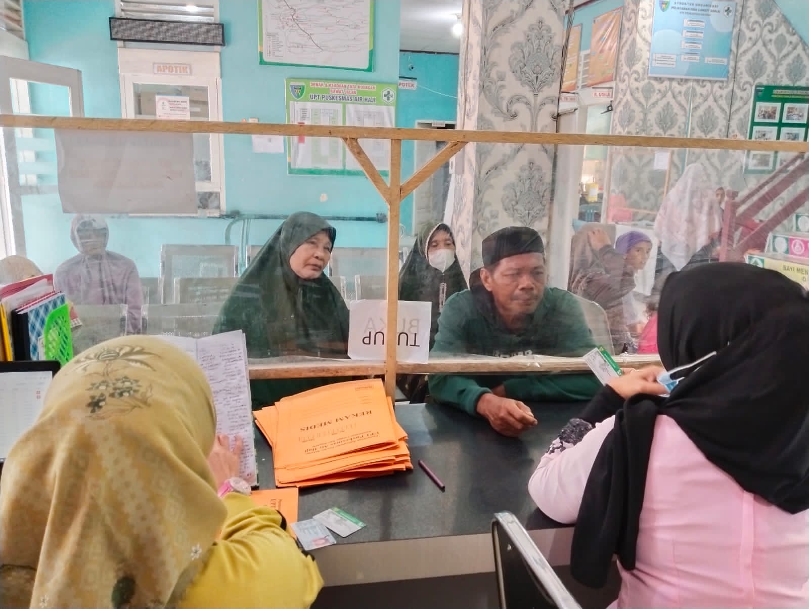 Puskesmas Air Haji melakukan pelayanan mulai dari Rekam Medis