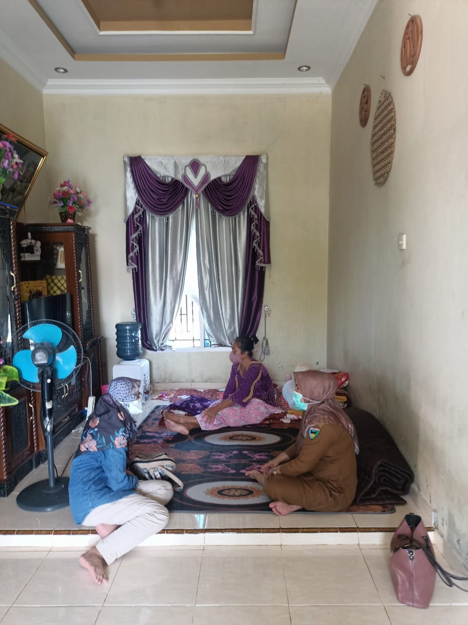 Kunjungan rumah pasien TB MDR dlm rangka pengawasan minum obat bagi penderita