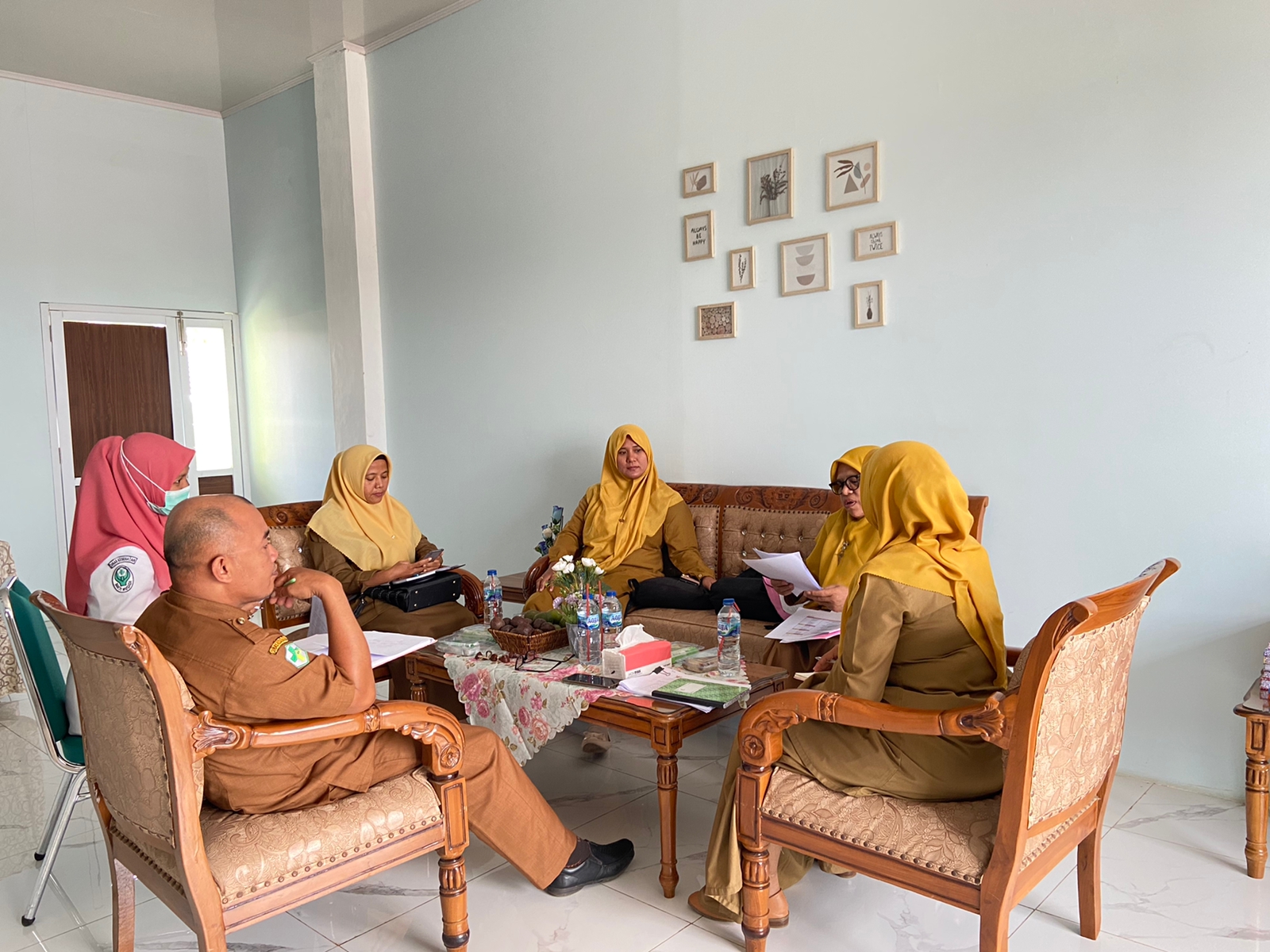 KUNJUNGAN KASUBAG PERENCANAAN DINAS KESEHATAN KABUPATEN PESISIR SELATAN KE PUSKESMAS INDERAPURA 