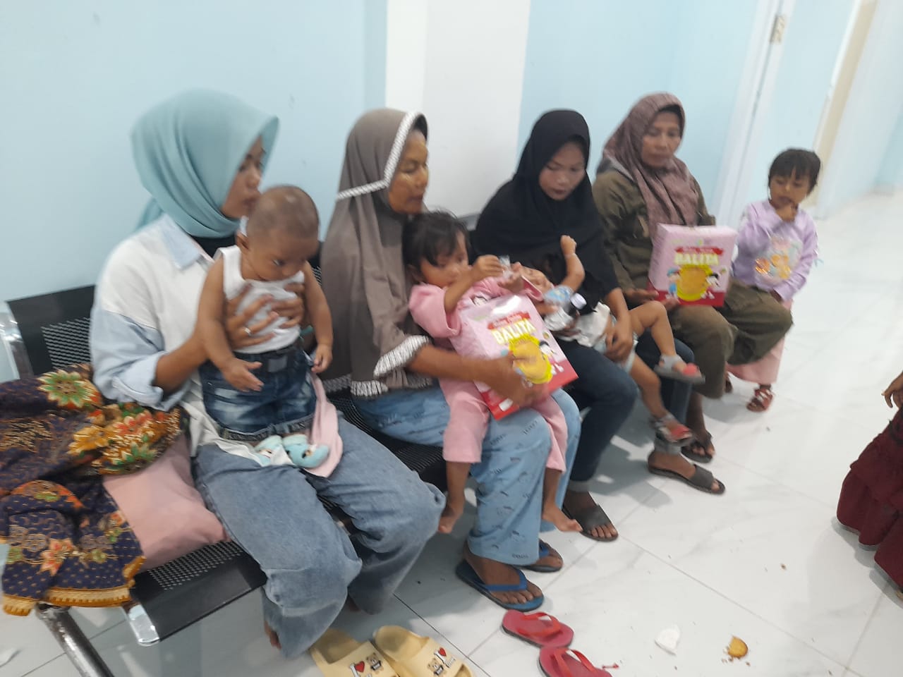 Pemberian PMT dan konseling gizi dipuskesmas  Kayu gadang