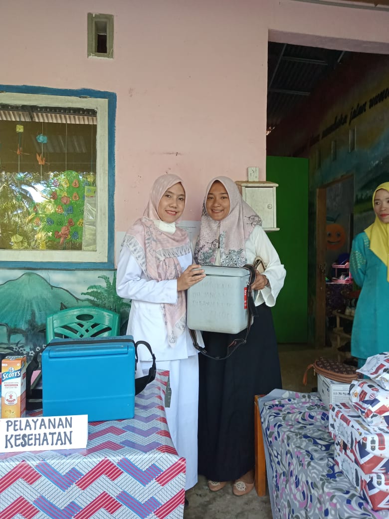 PUSKESMAS AIRPURA PENDISTRIBUSIAN VAKSIN RUTIN