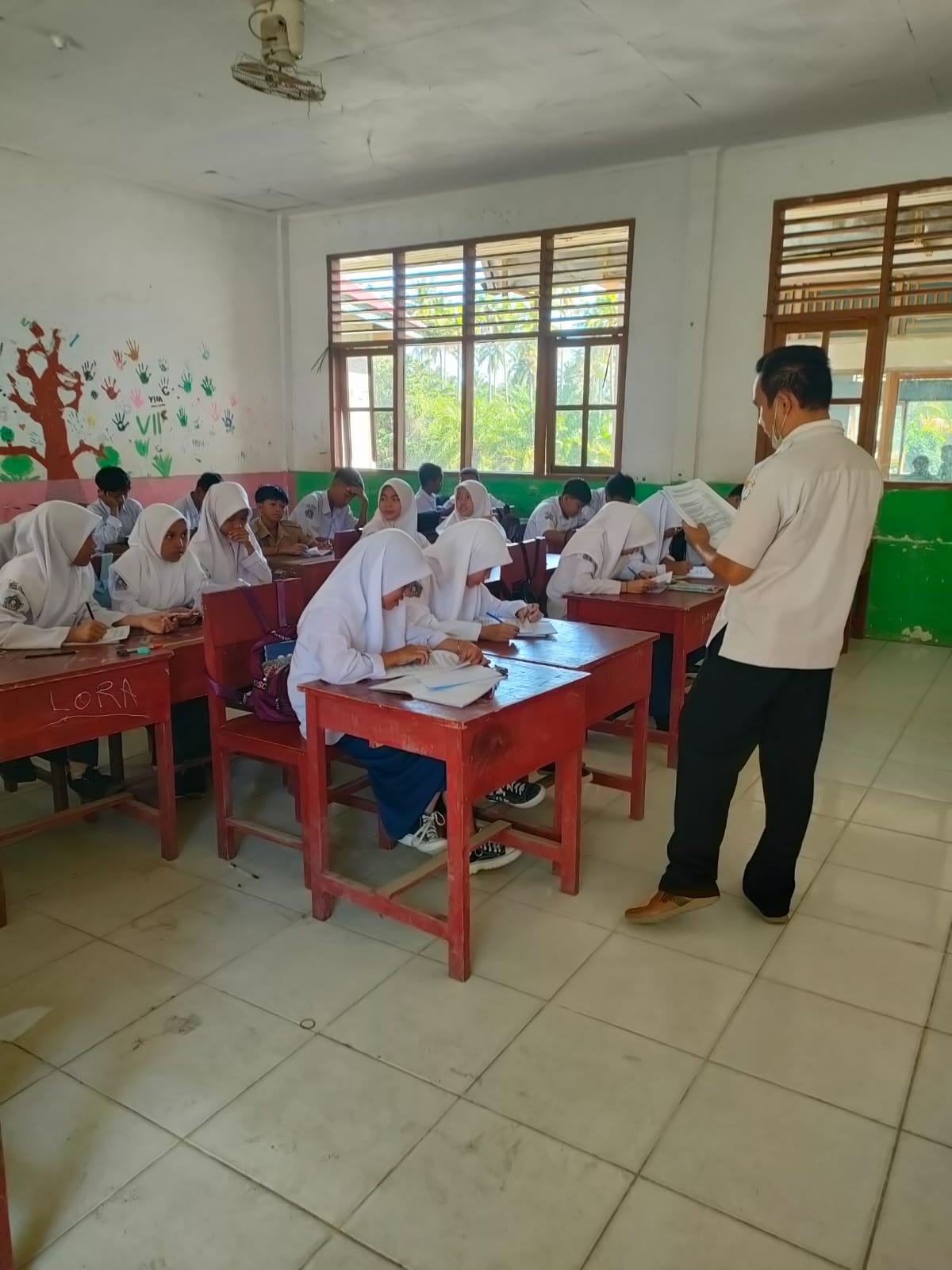 Skrining Kesehatan Jiwa Pada Anak Sekolah di MTs M Lakitan wilker Puskesmas Kambang