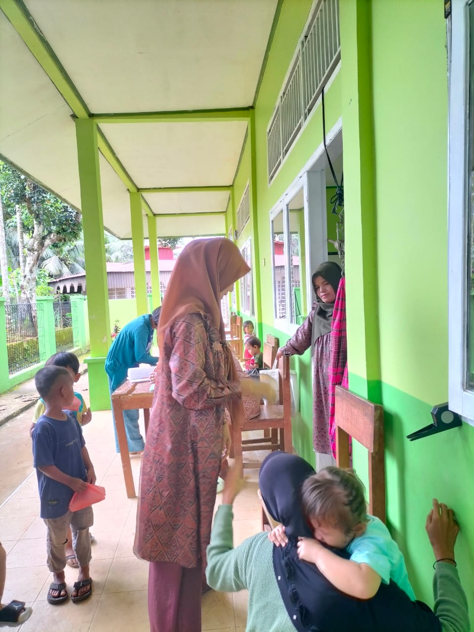 KEGIATAN PENIMBANGAN MASSAL DI POSYANDU BUNGA SETANGKAI NAGARI SUNGAI TUNU UTARA