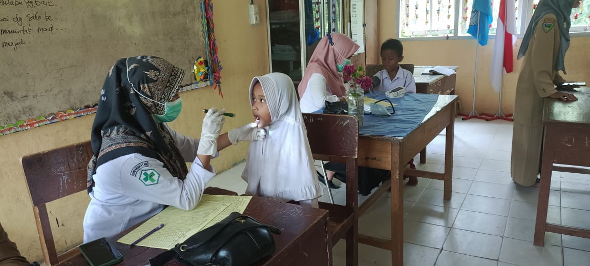 Kegiatan UKS Pemeriksaan Berkala peserta didik SDN 40 Ps.Baru wilker Puskesmas Kambang