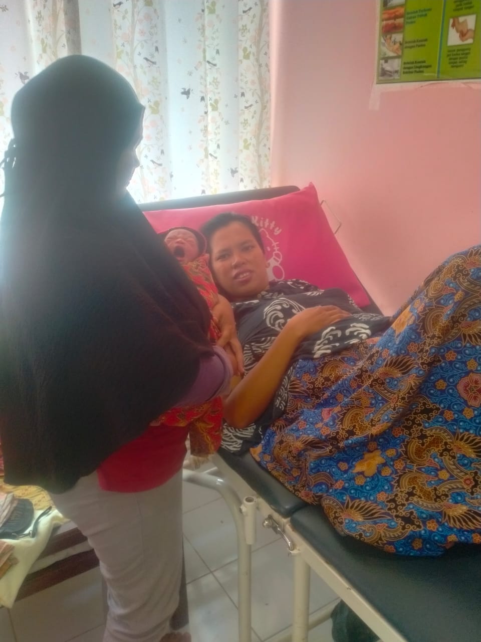 Puskesmas Air Haji Pustu tengah padang Menolong persalinan
