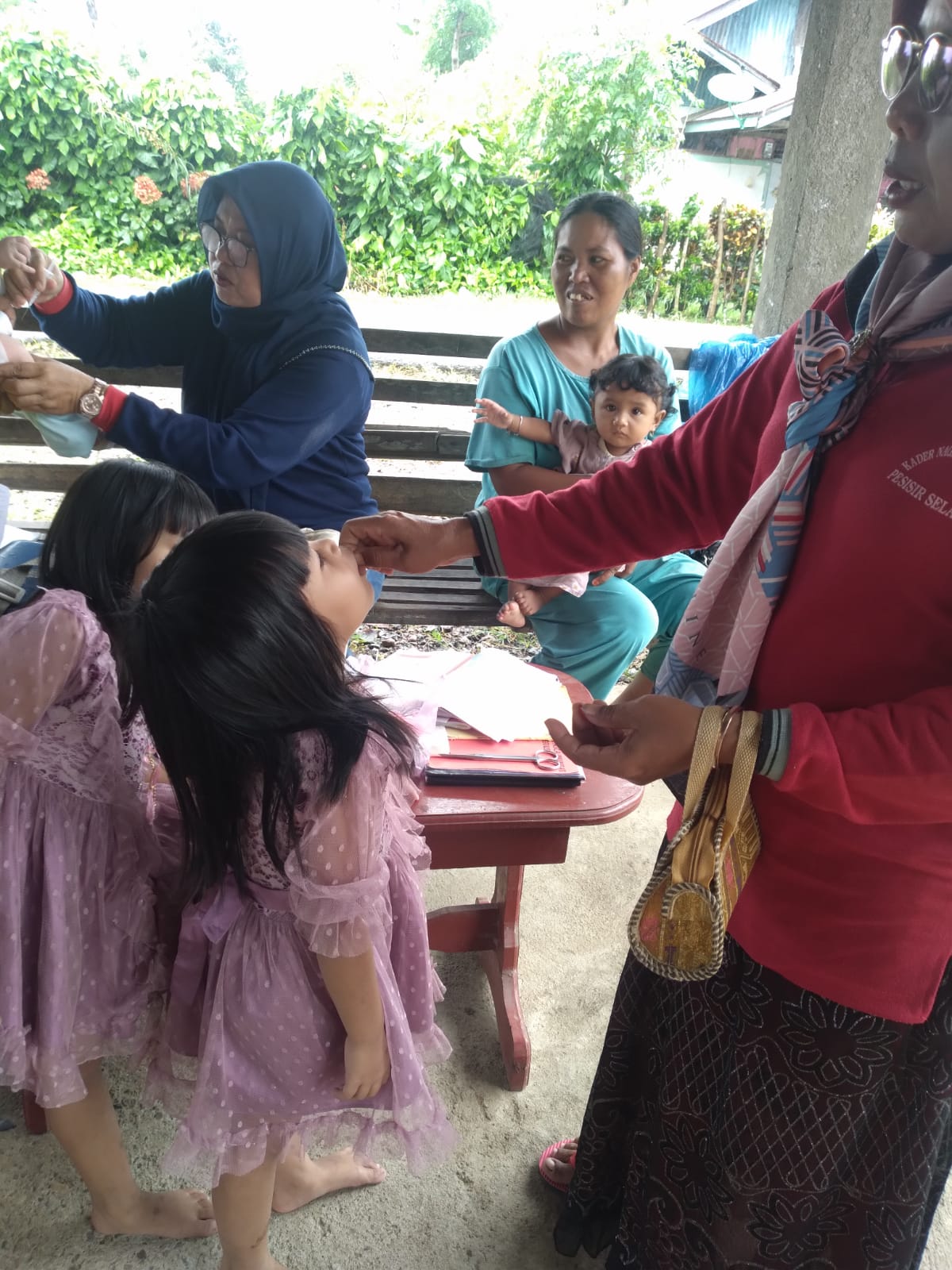 KEGIATAN PENIMBANGAN MASSAL DI POSYANDU GADING GAJAH NAGARI SUNGAI TUNU PKM BALAI SELASA