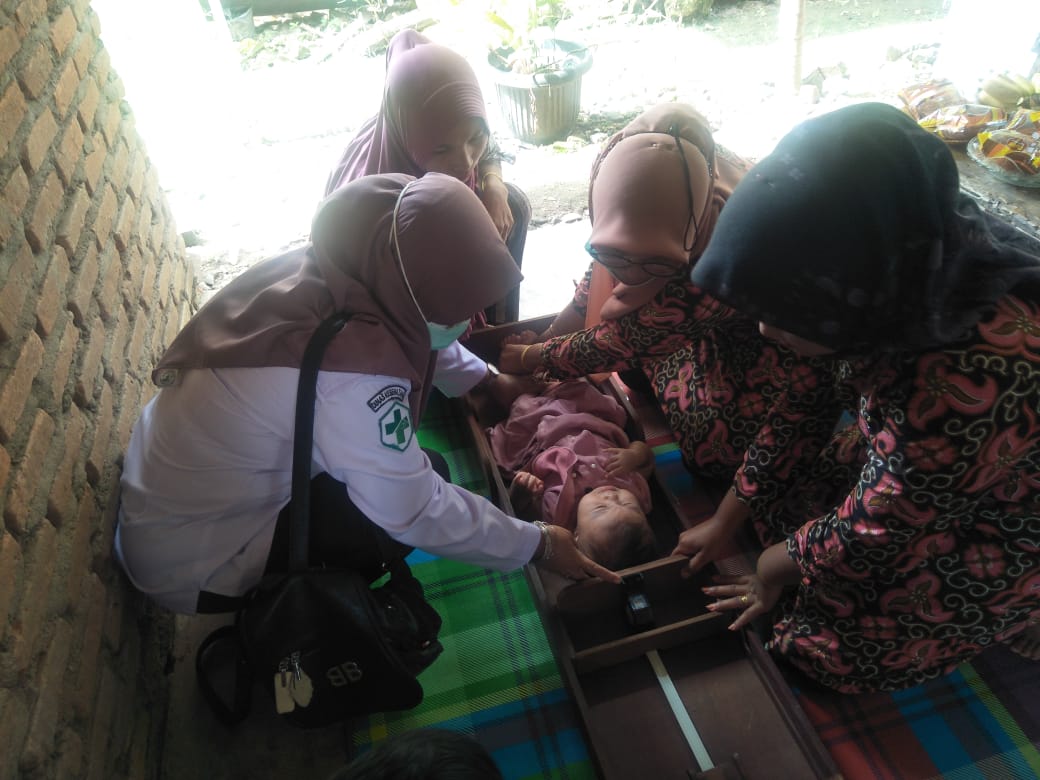 PEMBERIAN VIT A DAN PENIMBANGAN MASSAL WILKER PKM KY GADANG