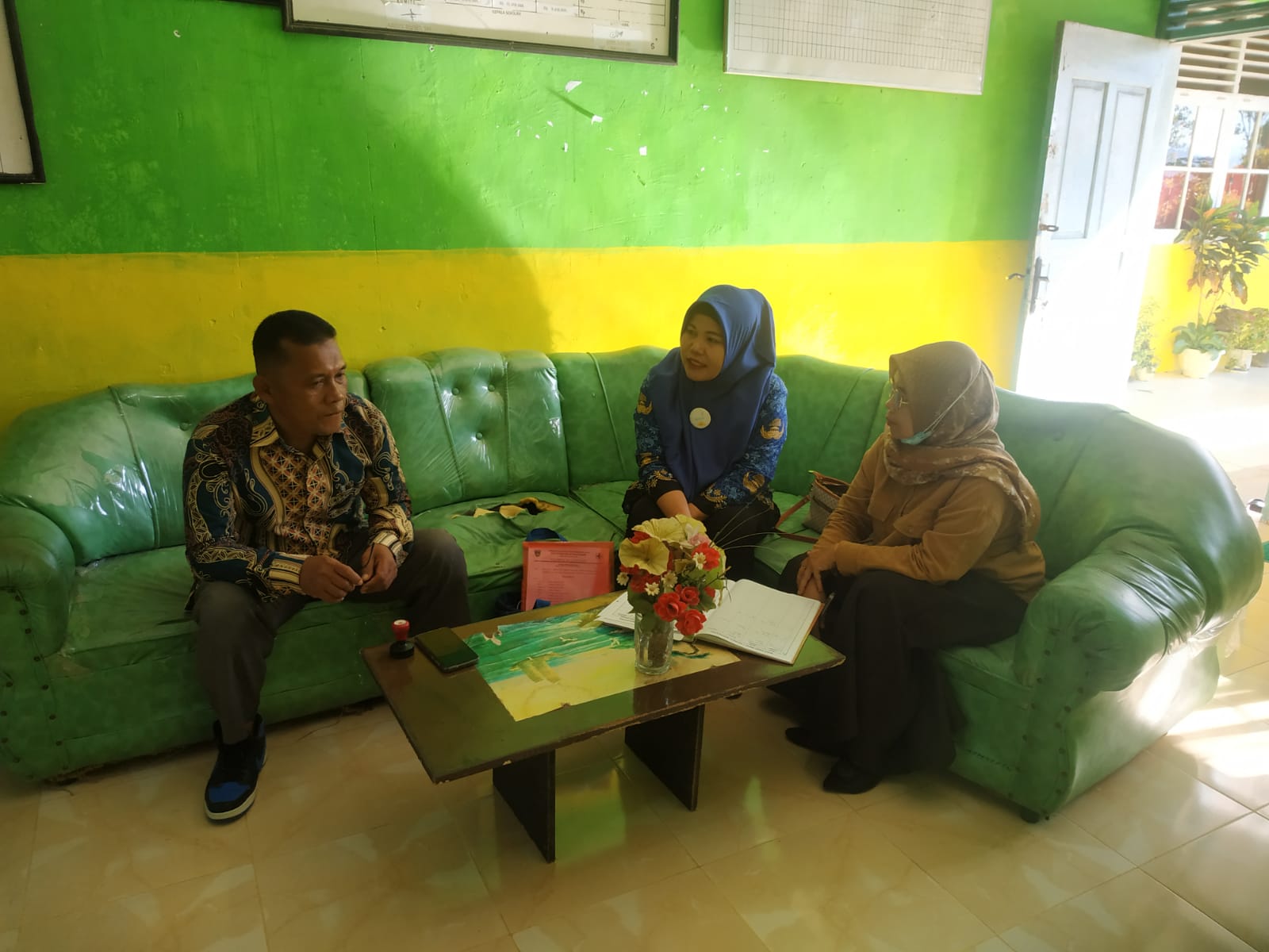 PEMERIKSAAN KESEHATAN BERKALA PADA MURID SEKOLAH DASAR di SD 44 LUBUK ANAU WILKER PUSKESMAS KOTO BAR