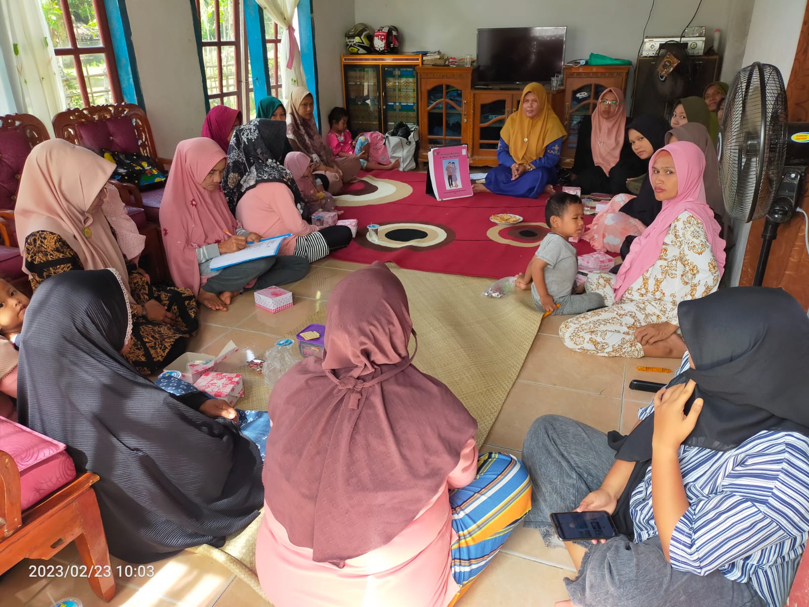 Kegiatan hari ini Kelas Ibu Hamil dan Pemeriksaan Triple-e didesa Kambang Harapan wilker Puskesmas K