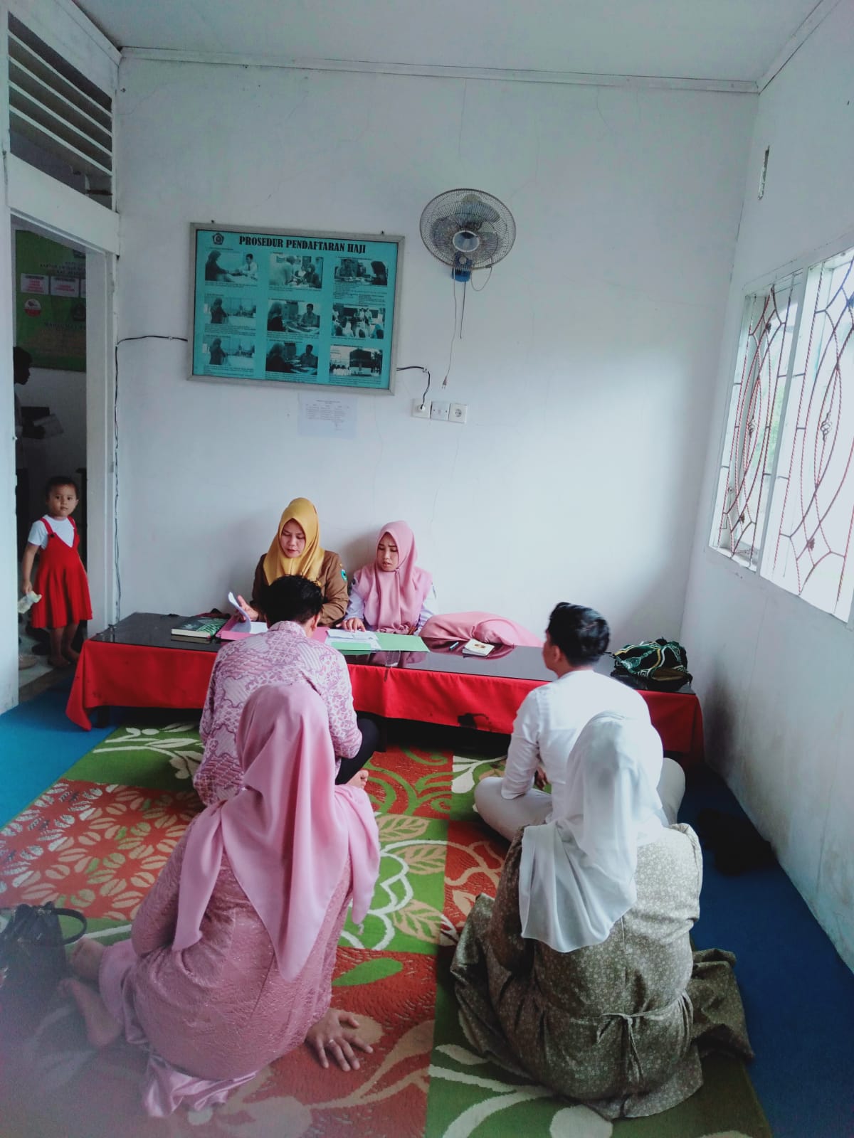 Puskesmas Surantih Memberikan KIE pada Calon Pengantin di Kator KUA Sutera